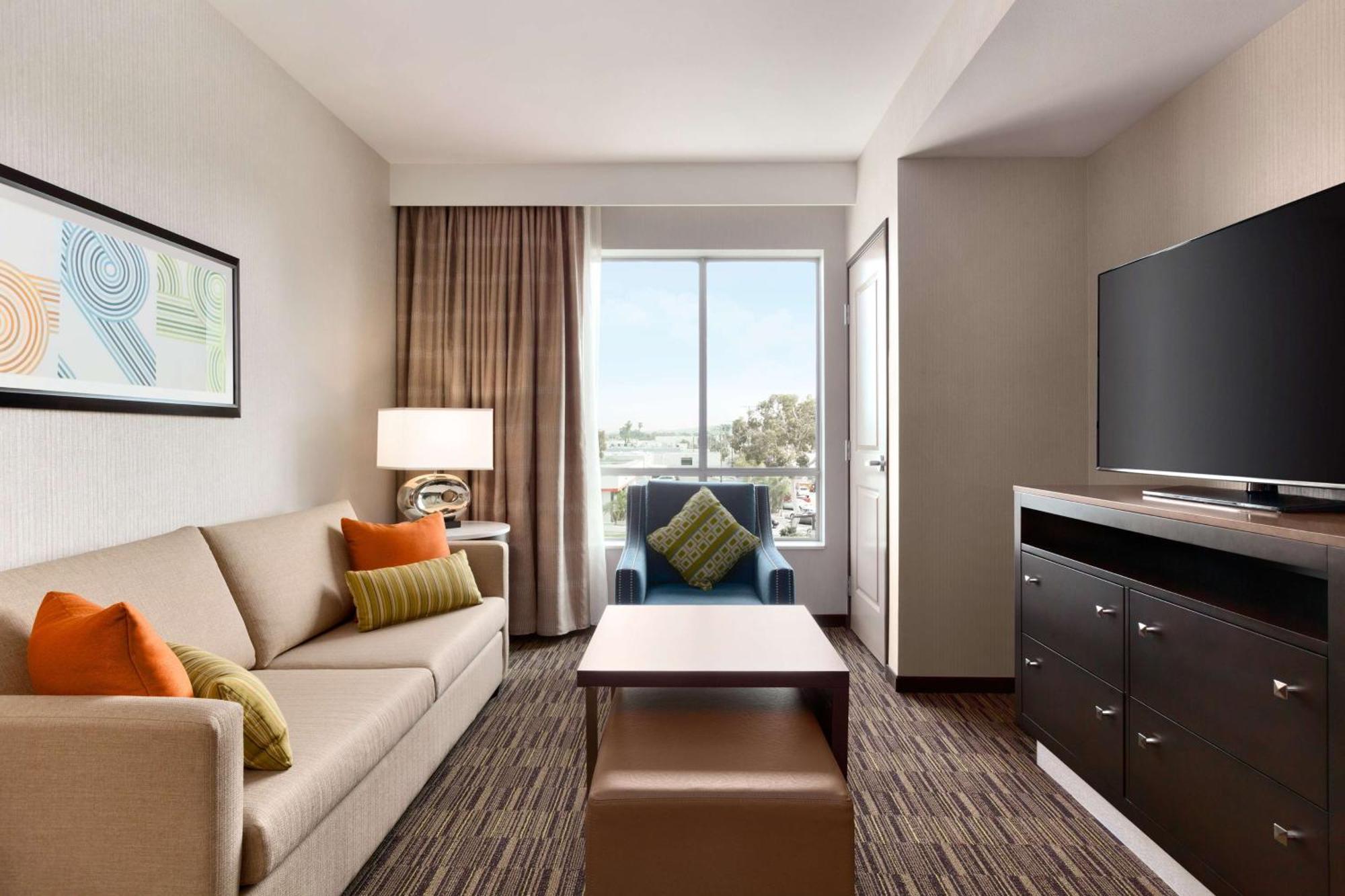 Hotel Homewood By Hilton John Wayne Airport 3*
