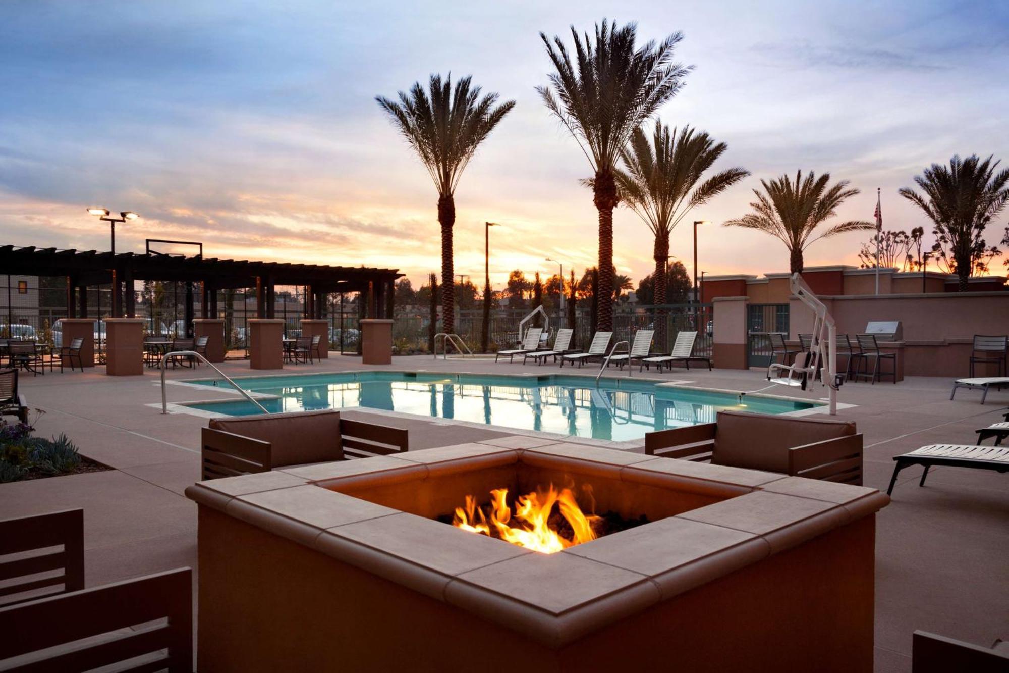 Hotel Homewood By Hilton John Wayne Airport