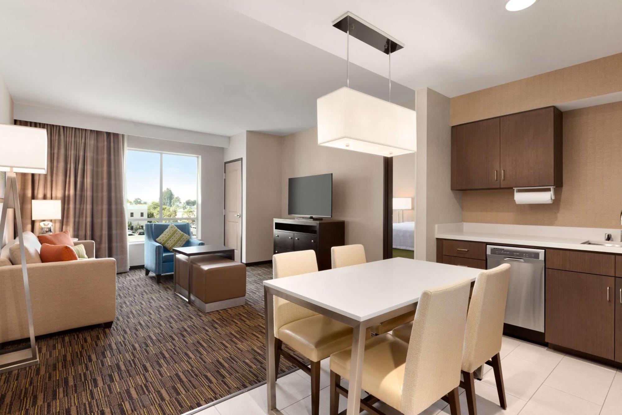 Hotel Homewood By Hilton John Wayne Airport 3*